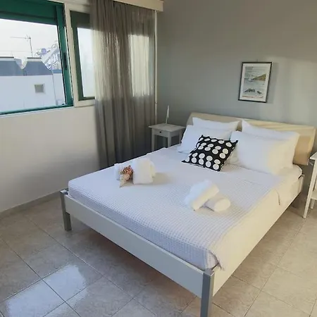 Christos - Center W/ Royal Garden View Apartment *