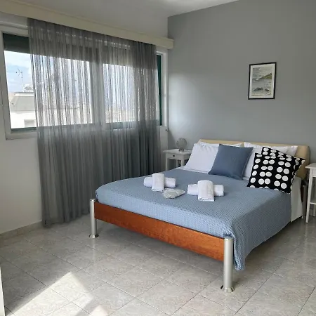 Christos - Center W/ Royal Garden View 公寓 *