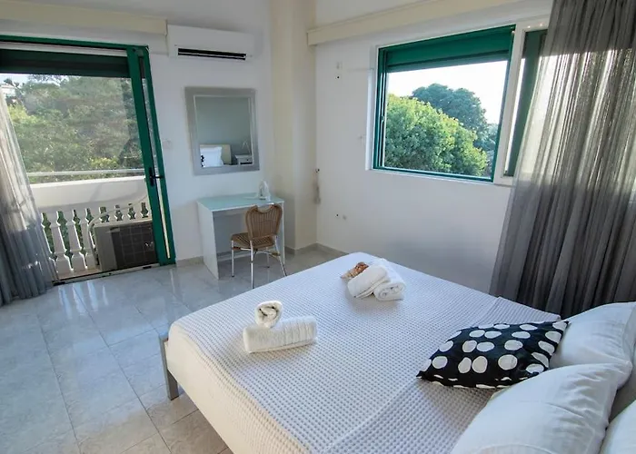 Christos - Center W/ Royal Garden View Apartament Rhodes City