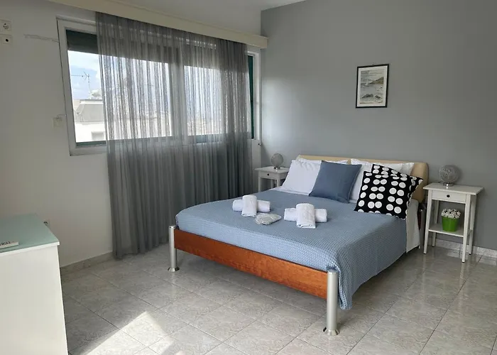 Christos - Center W/ Royal Garden View Apartament *