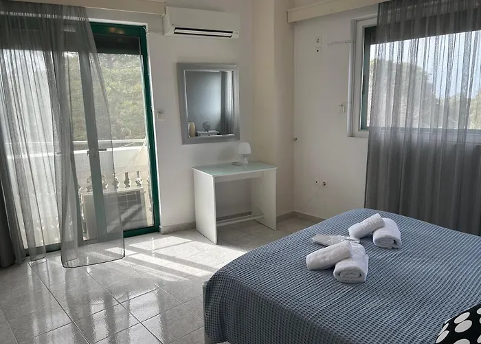 Christos - Center W/ Royal Garden View Apartament Rhodes City