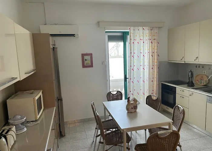 Apartament Christos - Center W/ Royal Garden View *